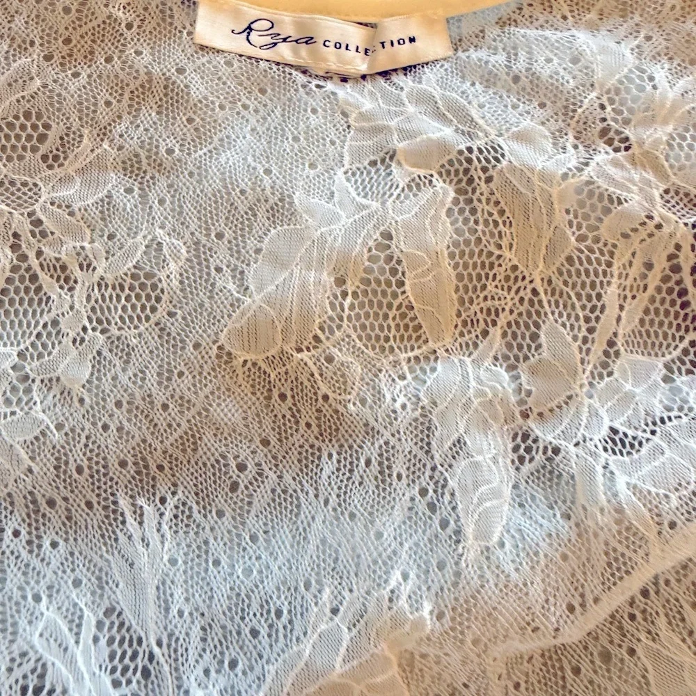 Rya Collection Women’s White Lace Feathered Trim Robe Attached Satin Belt S NWOT - Picture 8 of 11